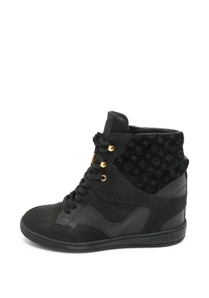 Louis Vuitton Pre-Owned Cliff wedge sneakers - Black