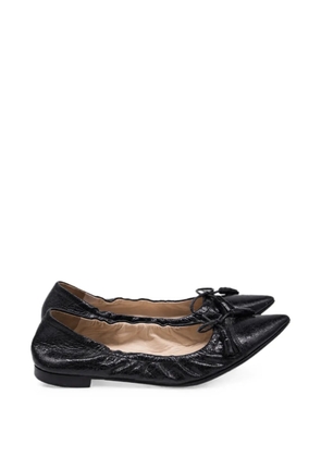 Prada Pre-Owned bow-detail pointed-toe ballet flats - Black