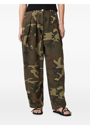 AllSaints camouflage-print pleated trousers - Green