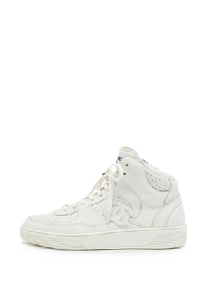 CHANEL Pre-Owned CC high-top sneakers - White