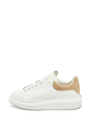 Alexander McQueen Pre-Owned Oversized leather sneakers - White