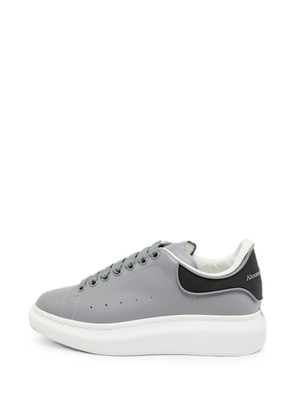 Alexander McQueen Pre-Owned Oversized sneakers - Grey