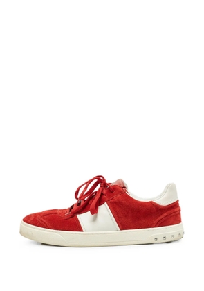 Valentino Garavani Pre-Owned Fly Crew Rockstud suede sneakers - Red