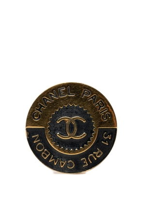 CHANEL Pre-Owned 1950-1970 CC Gold Plated Enamel 31 Rue Cambon Brooch costume brooch