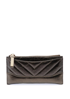 CHANEL Pre-Owned 2019 Chevron Metallic Aged Calfskin Gabrielle Zip pouch - Brown
