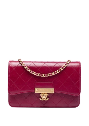 CHANEL Pre-Owned 2018-2019 Stitched Goatskin Golden CC Wallet On Chain crossbody bag - Red