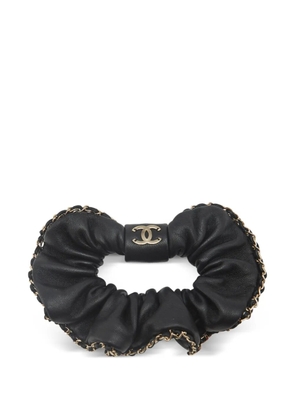 CHANEL Pre-Owned CC chain-trim hair tie - Black