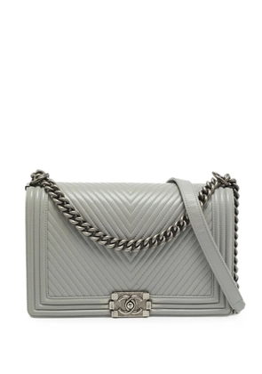 CHANEL Pre-Owned 2014 - 2015 medium Boy chevron shoulder bag - Grey