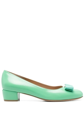 Ferragamo Vara leather pumps - Green
