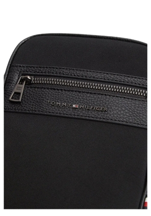 Tommy Hilfiger logo-plaque zip-fastening shoulder bag - Black
