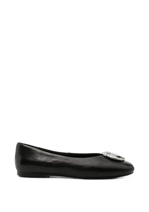 ADRIANNA FERETTI logo-plaque ballet flats - Black