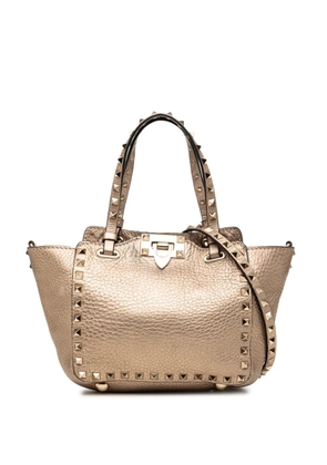 Valentino Garavani Pre-Owned 2018-2026 Mini Metallic Pebbled Calfskin Rockstud Trapeze Satchel tote bag - Gold