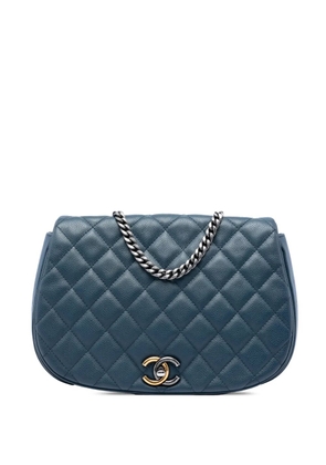 CHANEL Pre-Owned 2016-2017 Medium Quilted Caviar Casual Pocket Flap crossbody bag - Blue