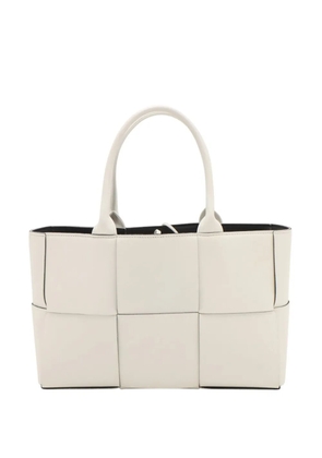 Bottega Veneta Pre-Owned 2012-2026 Small Nappa Maxi Intrecciato Arco tote bag - White