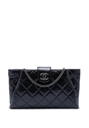 CHANEL Pre-Owned 2014-2015 Quilted Glazed Calfskin Coco Pleats Chain Clutch crossbody bag - Black