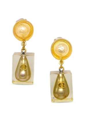 CHANEL Pre-Owned 1997 drop-style faux-pearl earrings - Gold