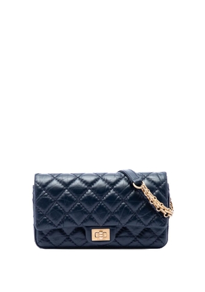CHANEL Pre-Owned 2019 Quilted Aged Calfskin Reissue 2.55 belt bag - Blue