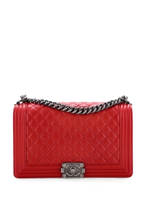 CHANEL Pre-Owned Boy Flap Bag Quilted Lambskin New Medium shoulder bag - Red