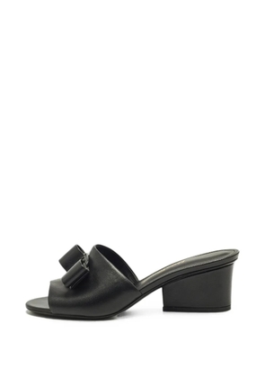 Ferragamo Pre-Owned Valery bow sandals - Black