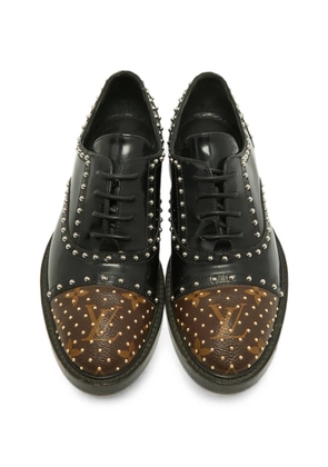 Louis Vuitton Pre-Owned Monogram canvas studded oxford shoes - Black