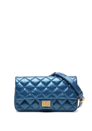 CHANEL Pre-Owned 2019 Quilted Metallic Aged Calfskin Reissue 2.55 belt bag - Blue