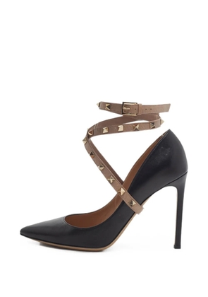 Valentino Garavani Pre-Owned Rockstud heeled pumps - Black