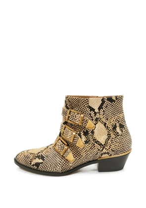 Chloé Pre-Owned Susanna buckle-detail ankle boots - Neutrals