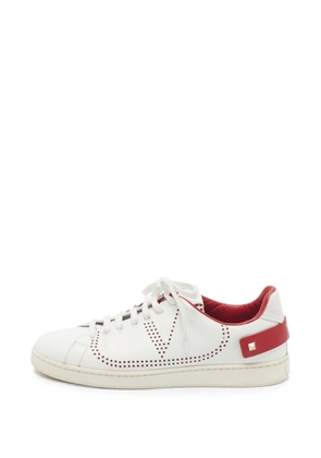Valentino Garavani Pre-Owned Rockstud Backnet low-top sneakers - White