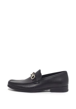 Ferragamo Pre-Owned Gancini leather loafers - Black