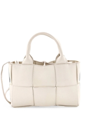 Bottega Veneta Pre-Owned Arco Maxi Intrecciato Leather Candy tote bag - White
