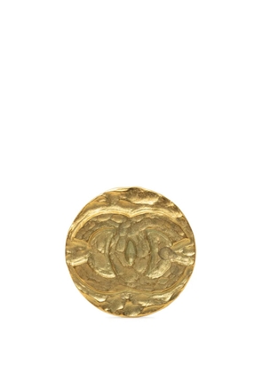 CHANEL Pre-Owned 1995 CC Gold Plated Medallion Brooch costume brooch