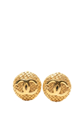 CHANEL Pre-Owned 1980-1990 CC Gold Plated Textured Round Clip On Earrings costume earrings