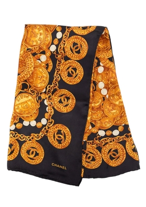 CHANEL Pre-Owned 2000-2026 CC Medallion Chain Printed Silk Scarf scarves - Black
