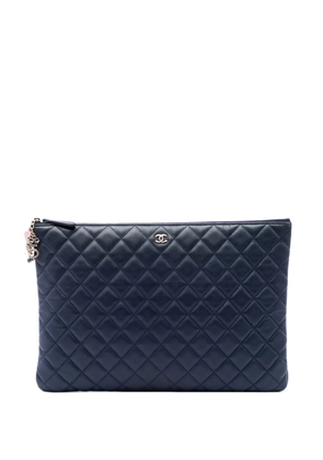 CHANEL Pre-Owned 2016-2017 Large Quilted Lambskin Casino Charms O Case clutch bag - Blue