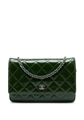 CHANEL Pre-Owned 2011 CC Quilted Patent Wallet On Chain crossbody bag - Green