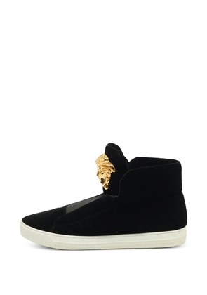 Versace Pre-Owned Medusa-embellishment sneakers - Black