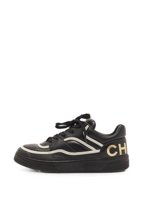 CHANEL Pre-Owned CC Camellia sneakers - Black
