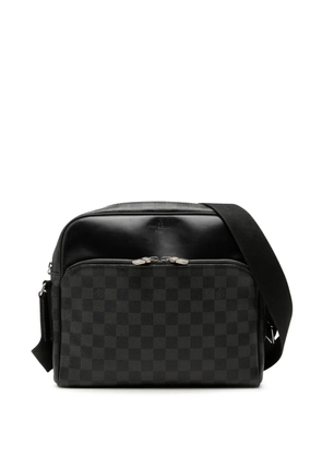 Louis Vuitton Pre-Owned 2017 Damier Graphite Dayton Reporter MM crossbody bag - Black