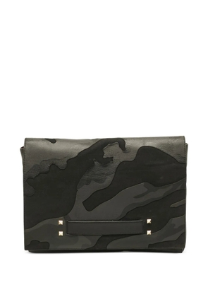 Valentino Garavani Pre-Owned stud-embellished camouflage-pattern clutch bag - Black