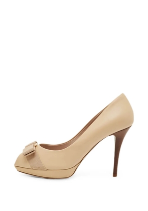Ferragamo Pre-Owned Vara-bow peep-toe pumps - Neutrals