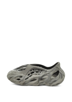 adidas Yeezy Foam RNR MX sneakers - Grey