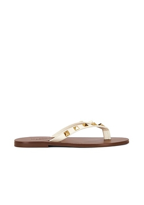 Valentino Garavani Rockstud Thong Sandal in Light Ivory - White. Size 39 (also in 36.5, 36, 37, 37.5, 38, 38.5, 39.5).