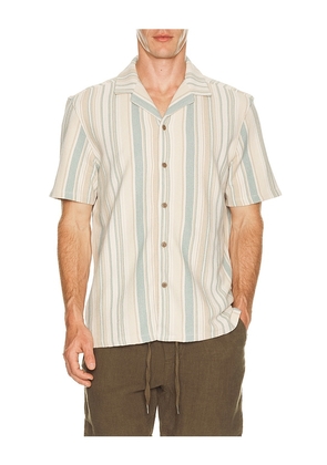 Faherty Short Sleeve Oasis Camp Shirt in Multi. Size S. Also in M, L, XL/1X.