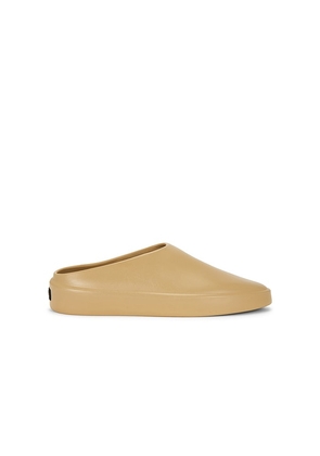 Fear of God ESSENTIALS California 1.0 Slide in Brown. Size 40. Also in 41, 42, 43, 44, 45, 46.