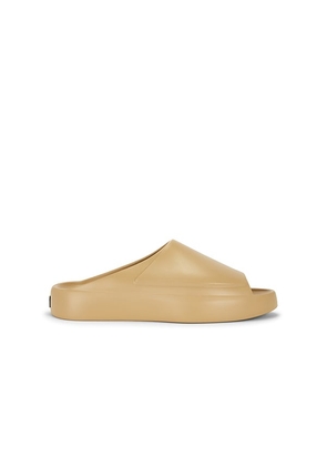 Fear of God ESSENTIALS Los Feliz Slide in Brown. Size 40. Also in 41, 42, 43, 44, 45, 46.