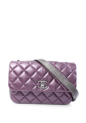 CHANEL Pre-Owned turn-lock-fastening shoulder bag - Purple