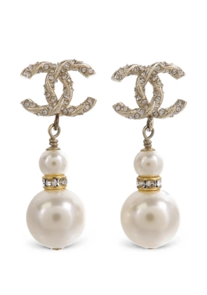 CHANEL Pre-Owned CC logo pearl-drop earrings - Gold