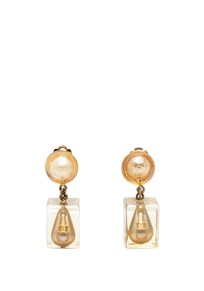 CHANEL Pre-Owned 1997 CC Gold Plated Resin Faux Pearl Cube Drop Clip On Earrings costume earrings