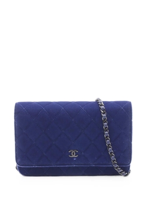 CHANEL Pre-Owned 2014-2015 quilted cross body bag - Blue