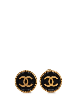 CHANEL Pre-Owned 1997 CC Gold Plated and Enamel Round Clip On Earrings costume earrings - Black